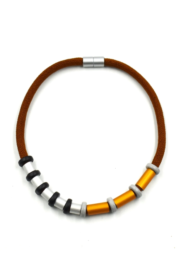 CERA MOTION AN. ALUMINIUM CERAMIC ELEMENTS SILC CORD NECKLACE K2471— Brown